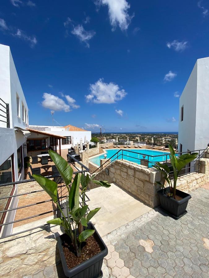 Amazones Village 4*